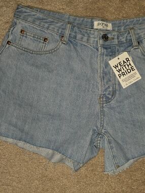 NWT PARKE Light Blue Wash Denim Shorts 32